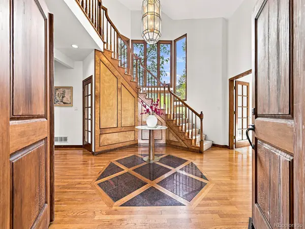 26 Red Fox LN, Littleton, CO 80127