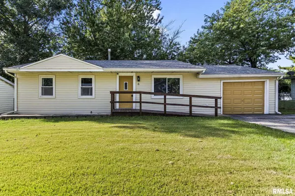 6 Ivy Hill DR, Riverton, IL 62561