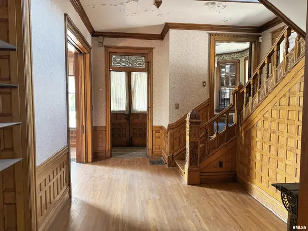 300 W Prairie AVE, Decatur, IL 62522