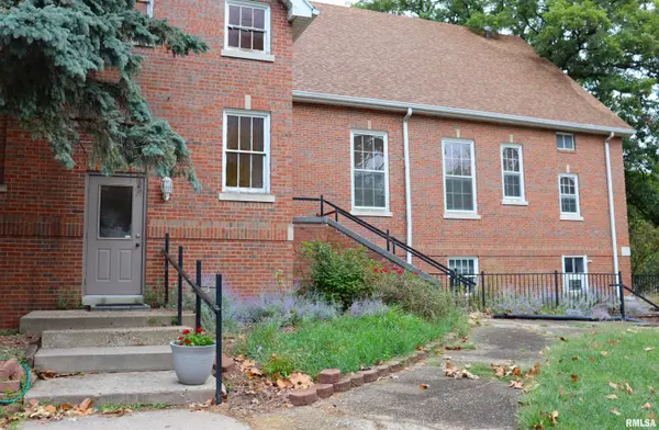2901 N PROSPECT RD, Peoria, IL 61603
