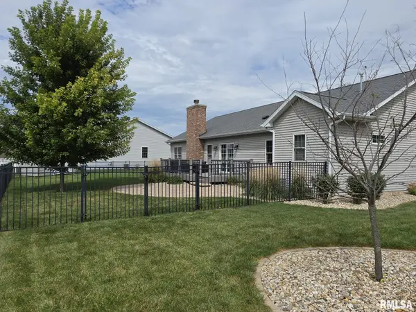 1302 WESTMINSTER DR, Washington, IL 61571