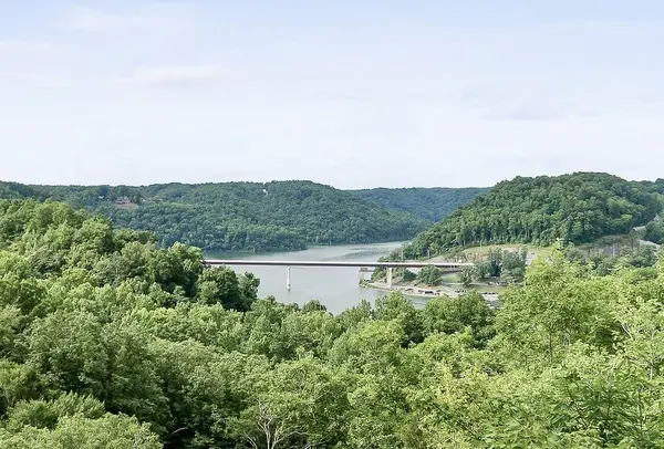 587 Ridge Top Rd, Sparta, TN 38583
