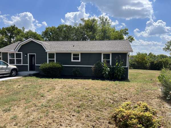 3785 Lunn Dr, Nashville, TN 37218
