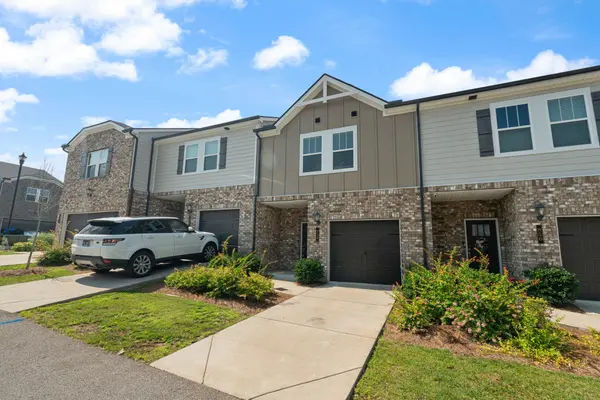 858 Longleaf Ln, Columbia, TN 38401