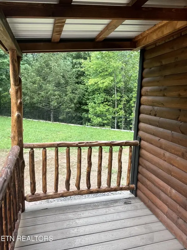 2240 Mt Pleasant Rd, Vonore, TN 37885