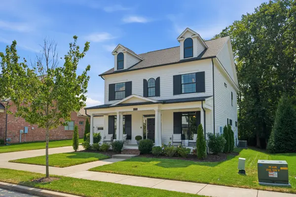 6006 Farmhouse Dr, Franklin, TN 37067