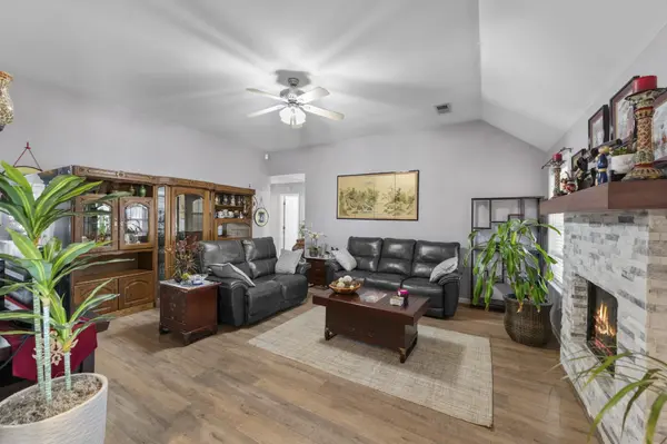 77 LAUREN CV, Atoka, TN 38004