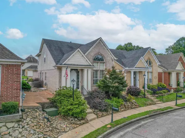 10443 KENSINGTON CIR, Collierville, TN 38017