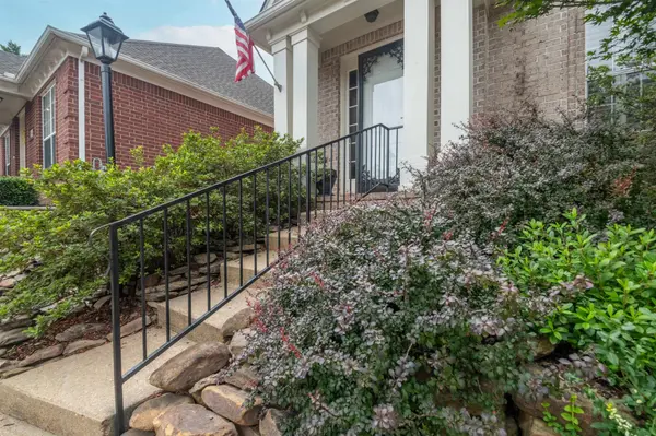 10443 KENSINGTON CIR, Collierville, TN 38017
