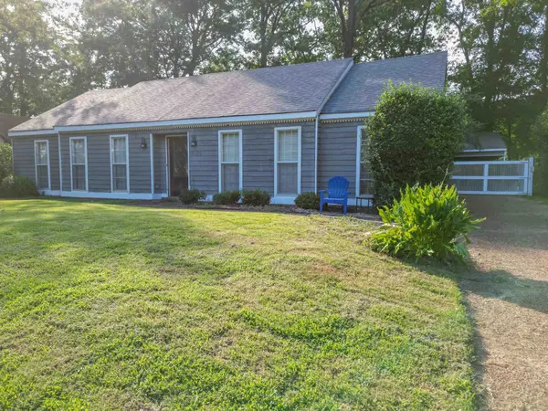 9156 GAINSBOROUGH DR, Lakeland, TN 38002