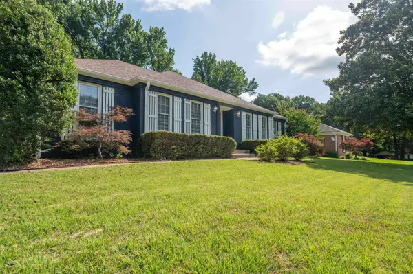 6102 SUGAR TREE DR, Bartlett, TN 38134