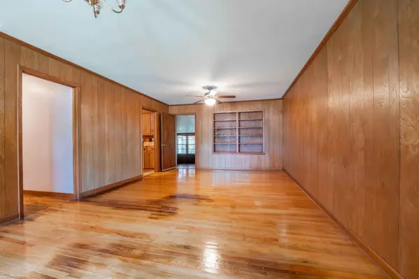 1037 W END ST, Bolivar, TN 38008