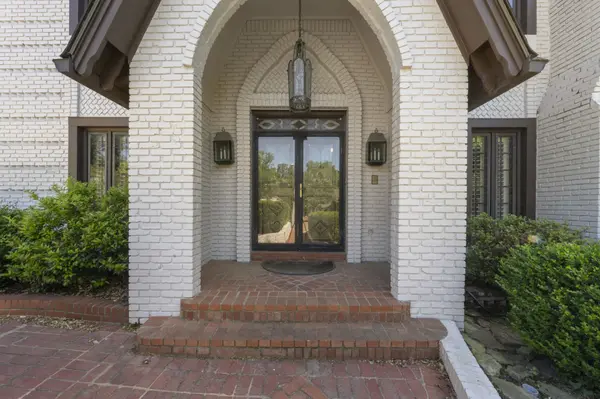 8449 LANSINGWOOD CV, Germantown, TN 38139