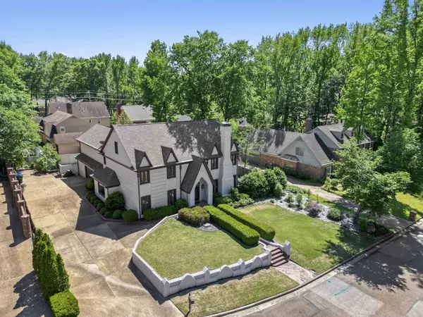 8449 LANSINGWOOD CV, Germantown, TN 38139