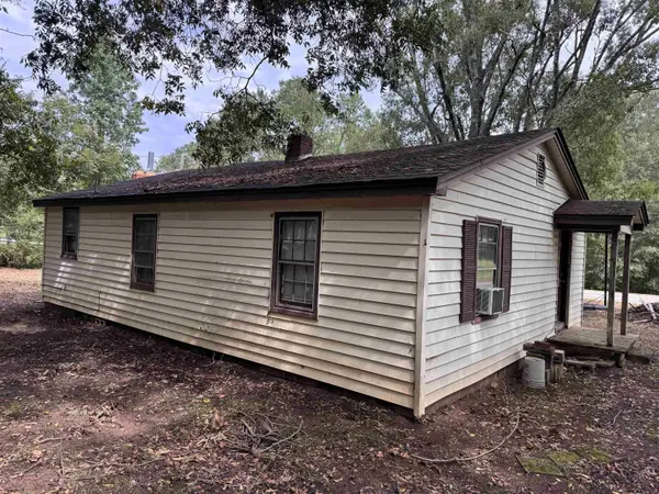 238 Cooper Bridge RD, Woodruff, SC 29388