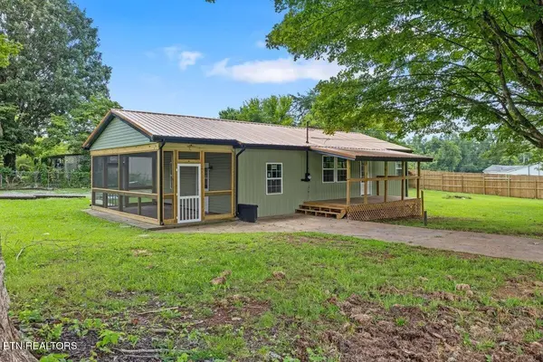302 Kale Ave, Englewood, TN 37329