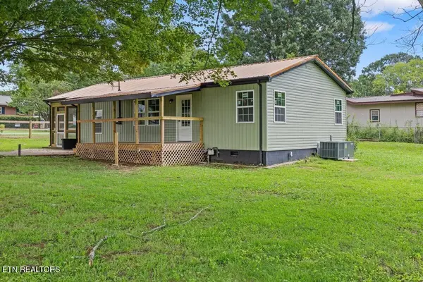 302 Kale Ave, Englewood, TN 37329