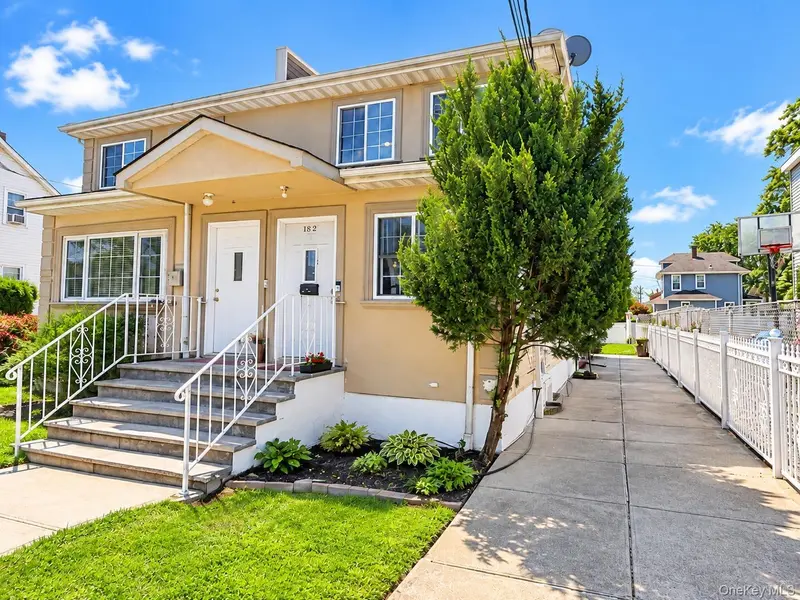 218-42 140th AVE, Springfield Gardens, NY 11413