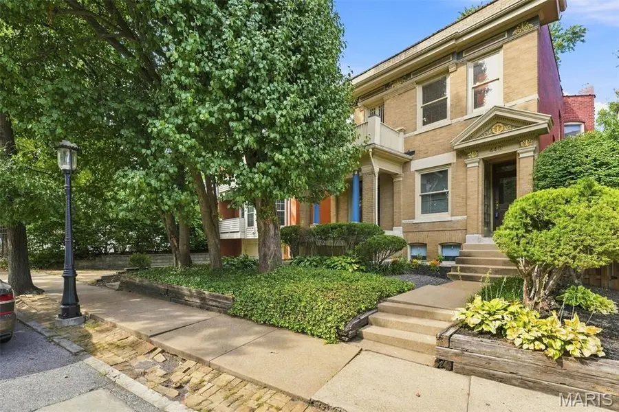 4469 Pershing AVE, St Louis, MO 63108