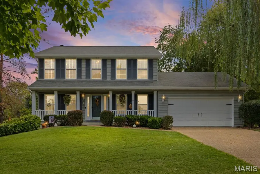 100 Quiet Grove CT, St Peters, MO 63376