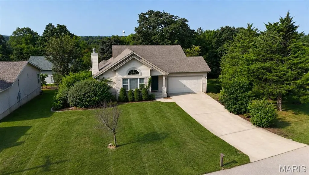 31 Sunset DR, Camdenton, MO 65020