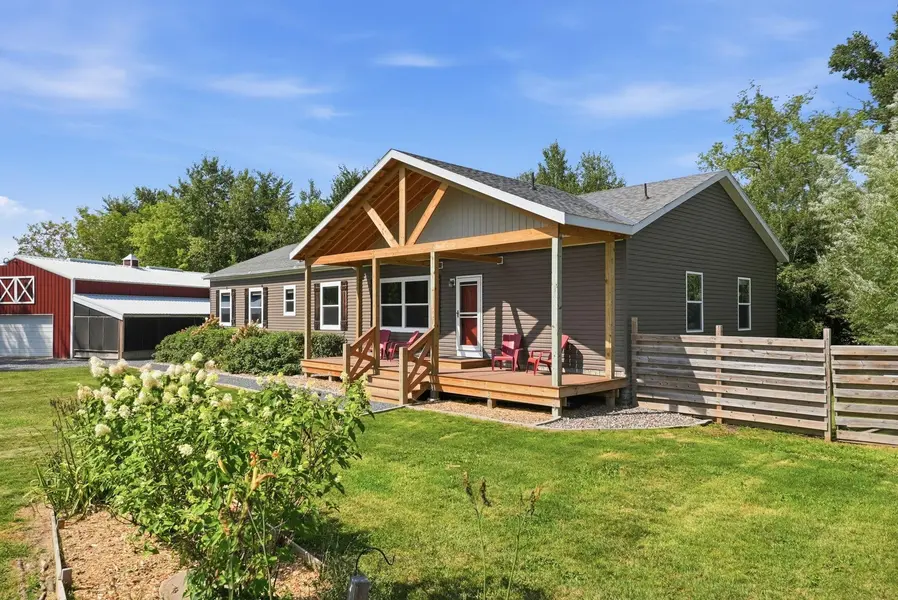 31240 Naples CT NE, Cambridge, MN 55008