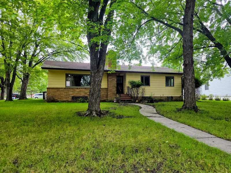1410 Home LN, International Falls, MN 56649