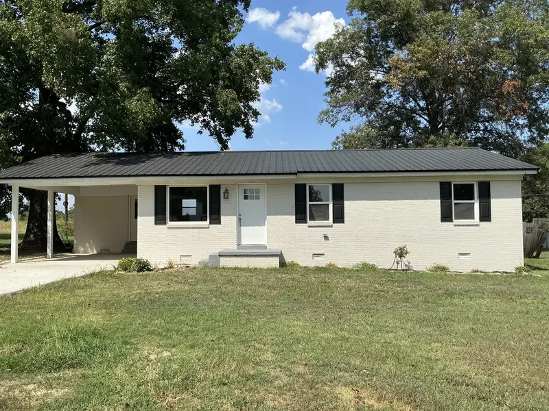 52 Scarbough East Ave, Friendship, TN 38034