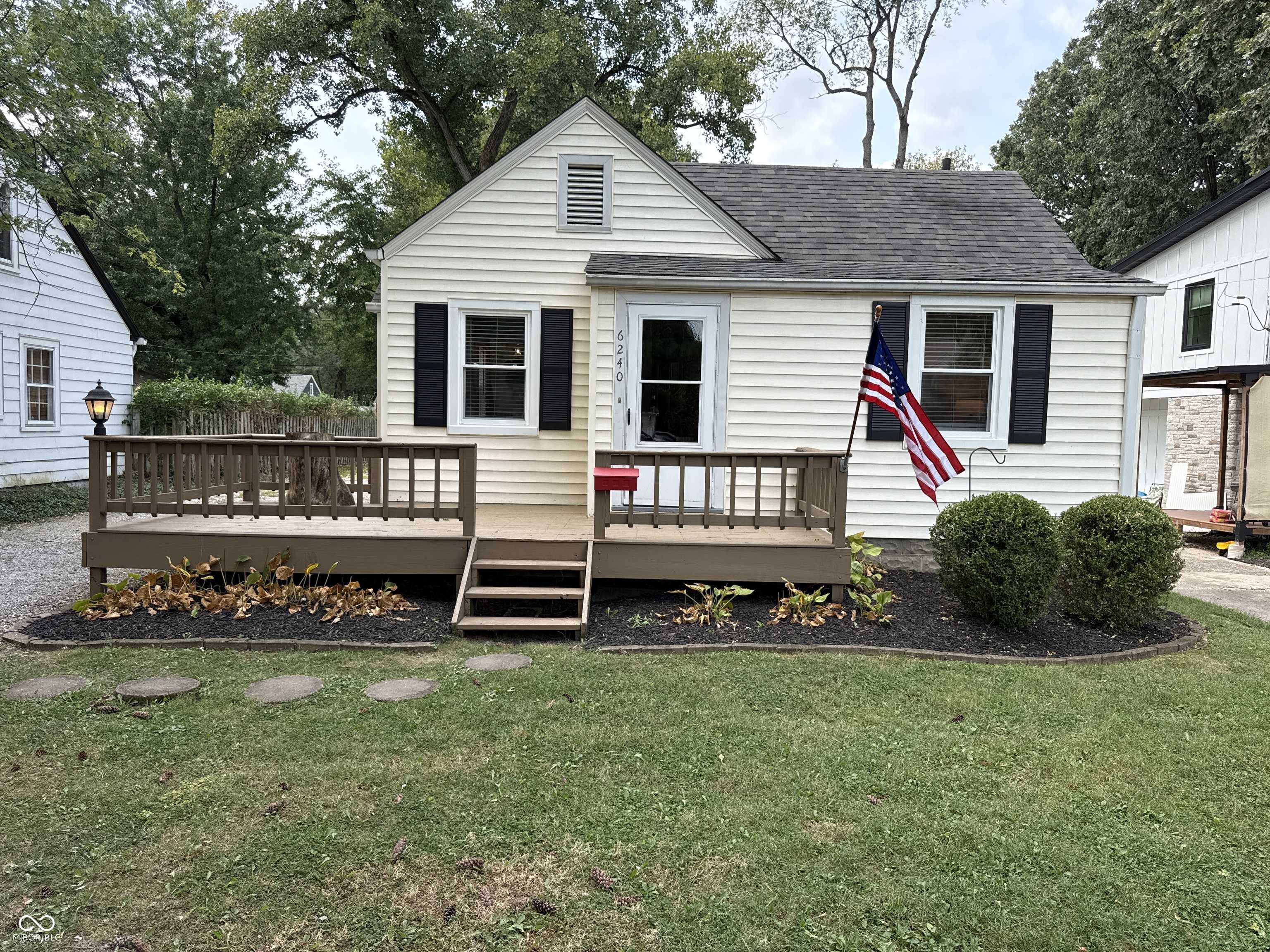 6240 Evanston AVE, Indianapolis, IN 46220