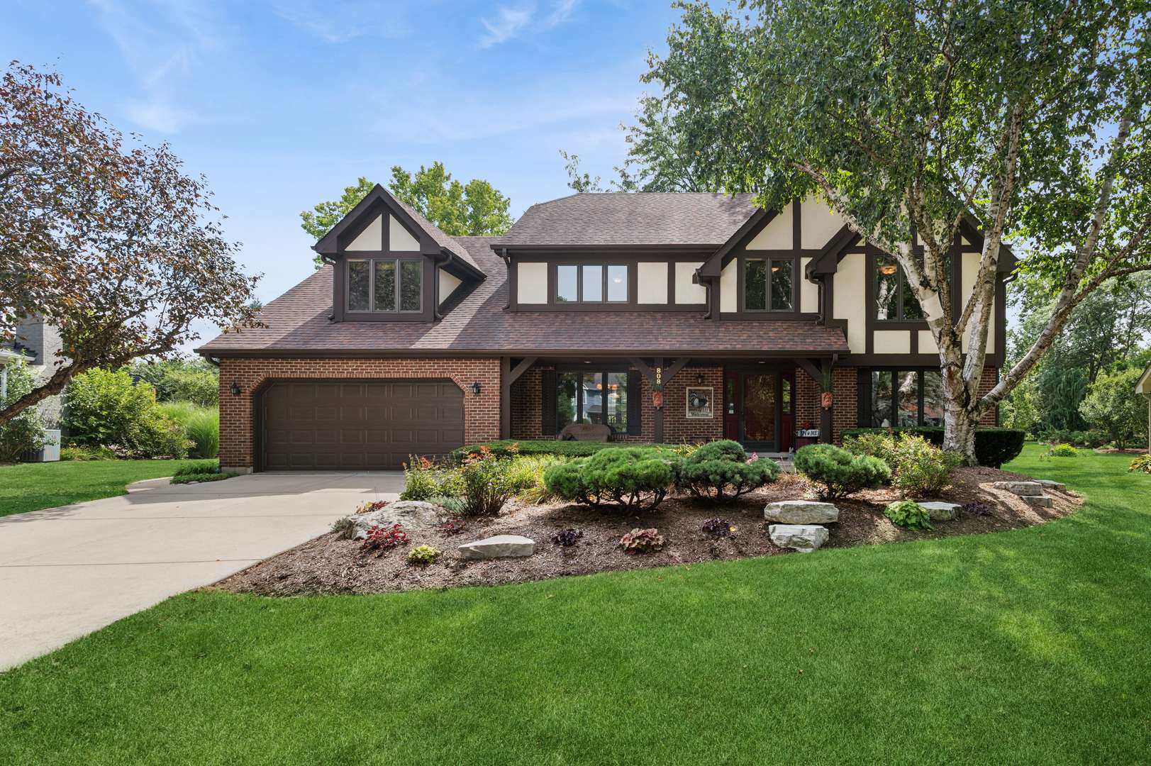 808 Lyndhurst CT, Naperville, IL 60563