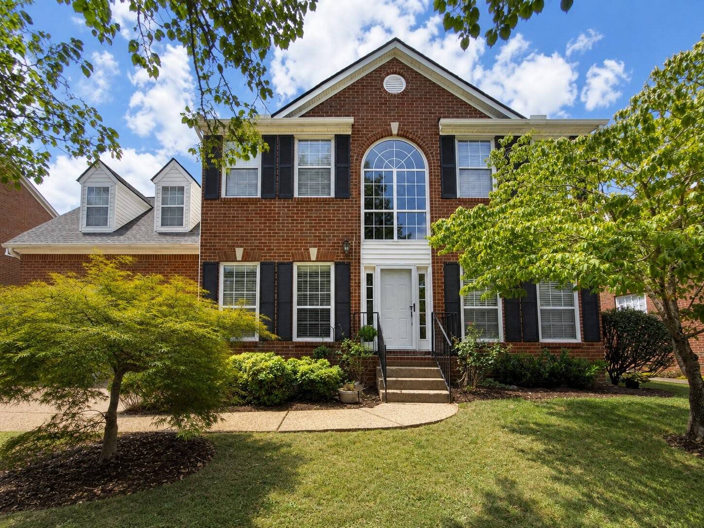 7020 Meadow Ridge Cir, Nashville, TN 37221