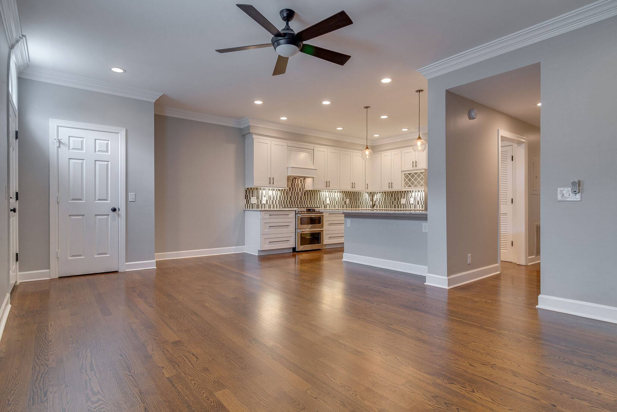 2040 Graybar Ln, Nashville, TN 37215