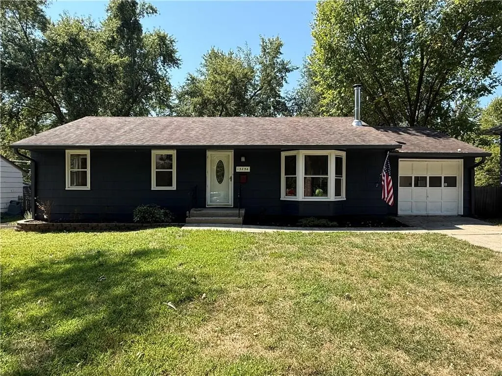 13254 Park Hills DR, Grandview, MO 64030