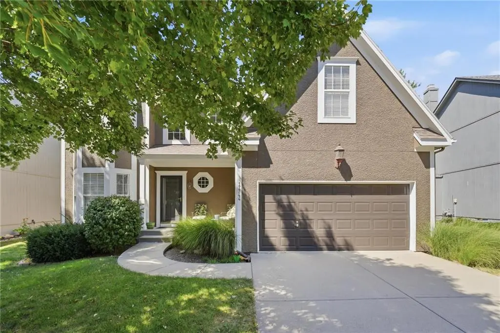 17744 W 159th TER, Olathe, KS 66062