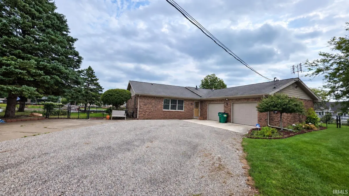 2109 Smith CT, Rochester, IN 46975