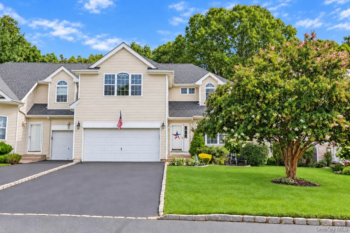 4 Sunflower Ridge RD, South Setauket, NY 11720