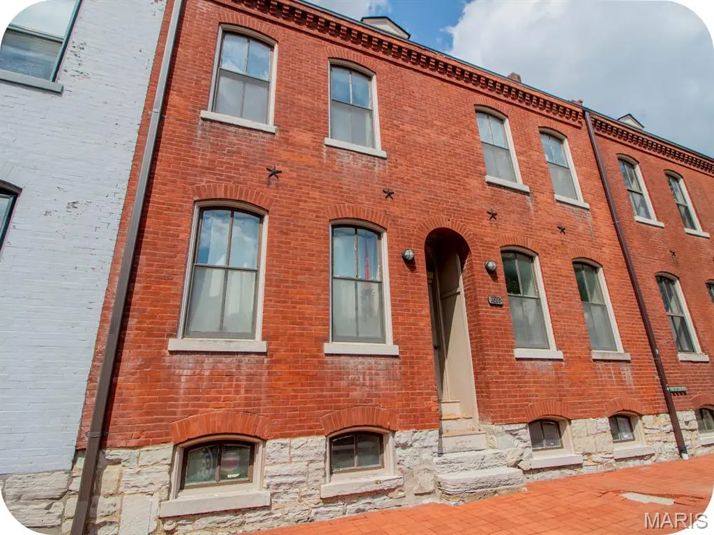 2009 S 11th ST, St Louis, MO 63104