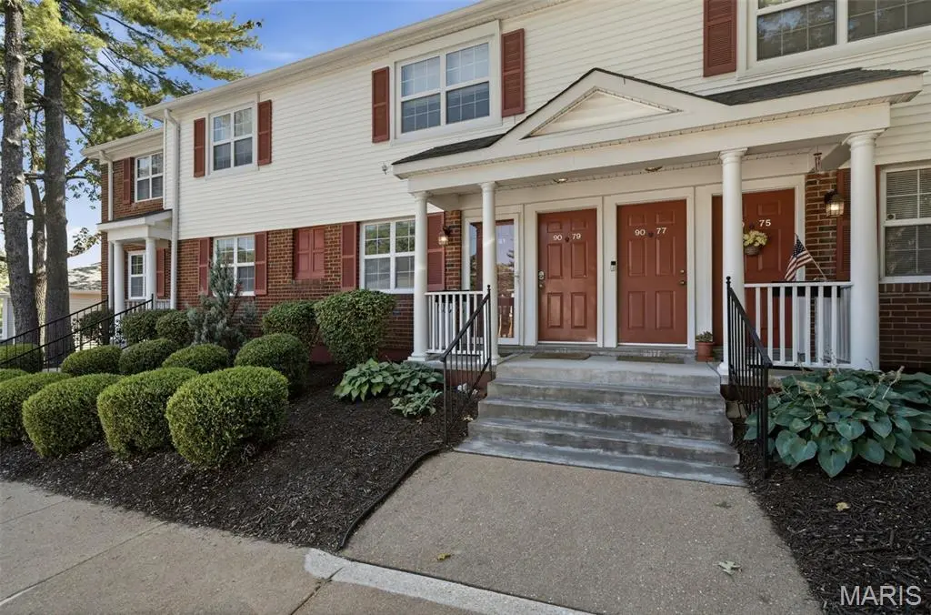 9081 W Swan CIR, St Louis, MO 63144