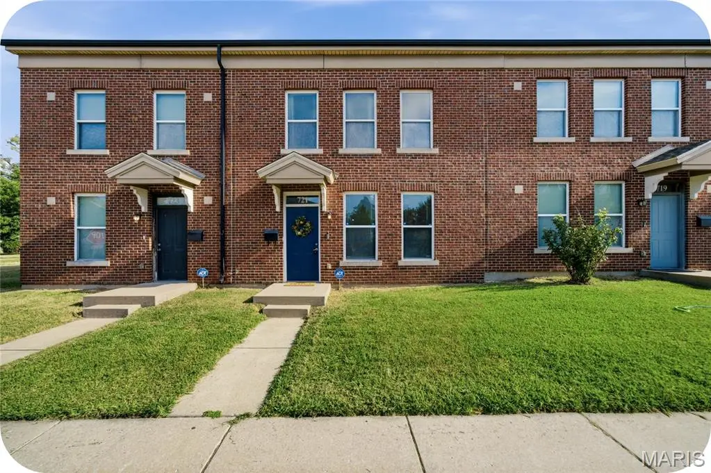 721 Dickson ST, St Louis, MO 63106