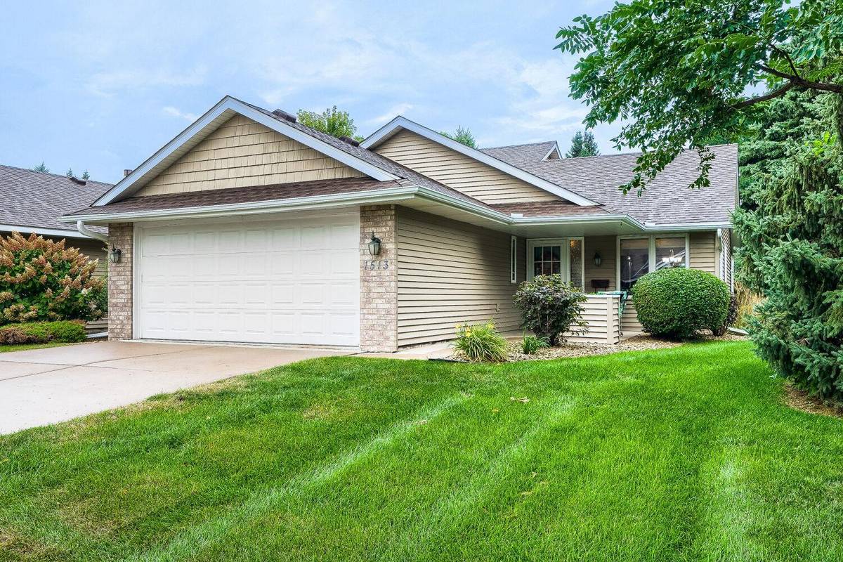 1513 Carleton DR, Hastings, MN 55033