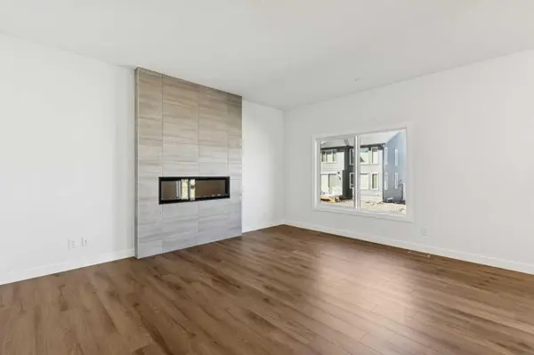 46 Hotchkiss GDNS SE, Calgary, AB T3S 0T5