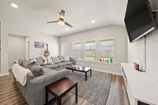 1117 Tipton ST, Georgetown, TX 78633