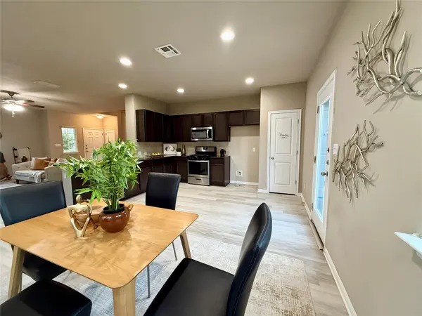 202 Mossycup DR, San Marcos, TX 78666