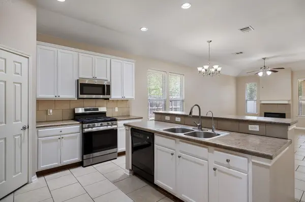 216 Cherry Laurel DR, Cedar Park, TX 78613