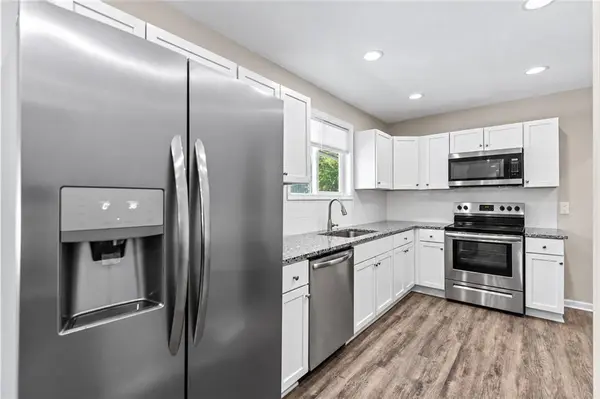 4221 Prospect AVE, Kansas City, MO 64130