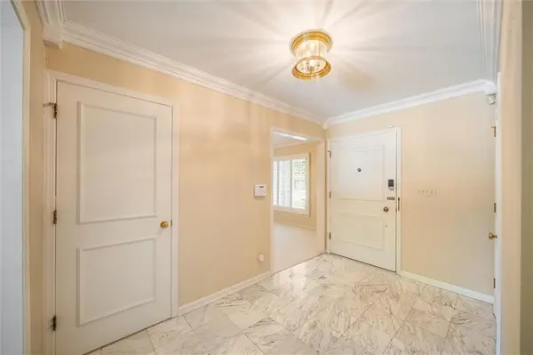 7500 W 99th TER, Overland Park, KS 66212