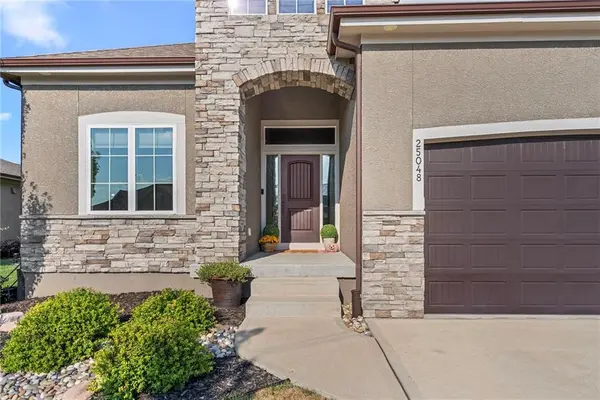 25048 W 112th TER, Olathe, KS 66061