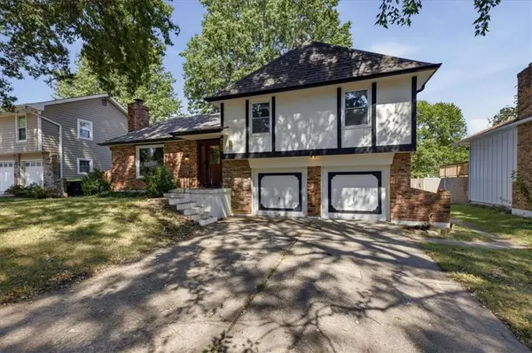 508 Mark LN, Belton, MO 64012