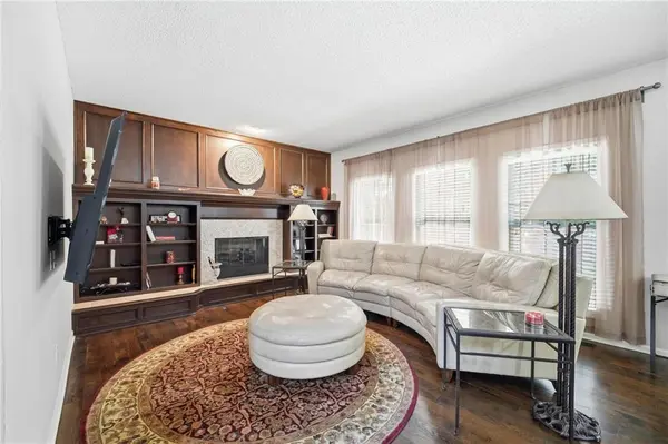 17744 W 159th TER, Olathe, KS 66062