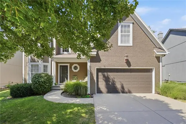 17744 W 159th TER, Olathe, KS 66062